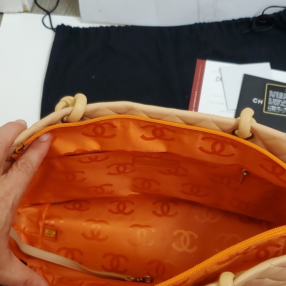 🤩Used twice 100% authentic Chanel calfskin tote bag "price firm" - Picture 10 of 17